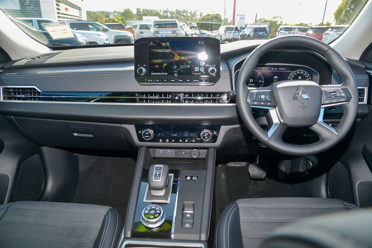 2025 Mitsubishi Outlander PHEV Aspire ZM