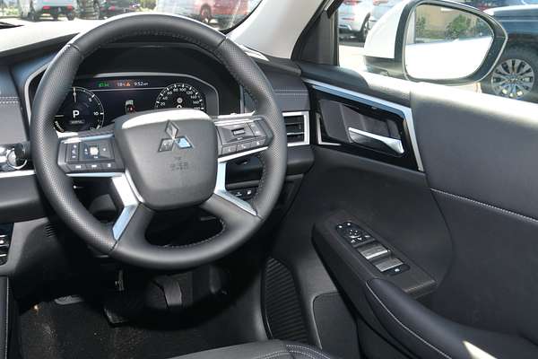 2025 Mitsubishi Outlander PHEV Aspire ZM