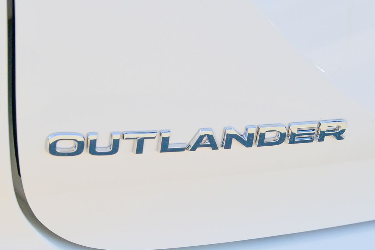 2025 Mitsubishi Outlander PHEV Aspire ZM