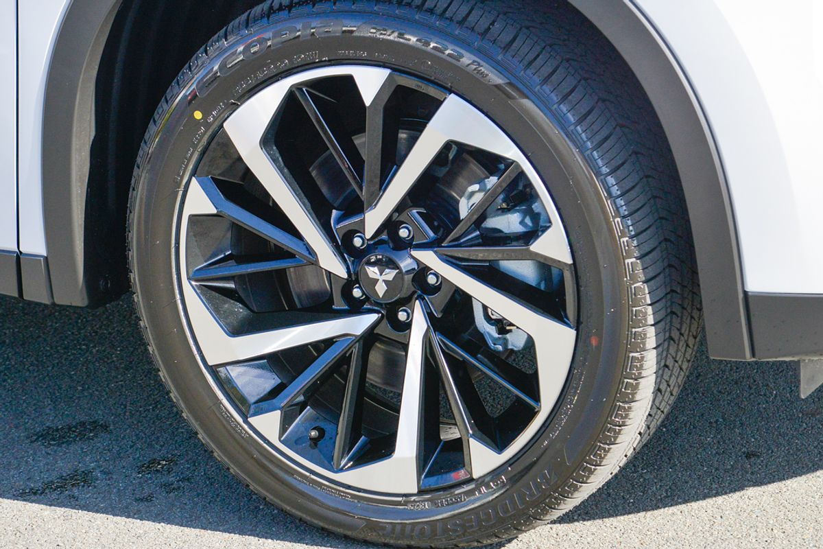 2025 Mitsubishi Outlander PHEV Aspire ZM