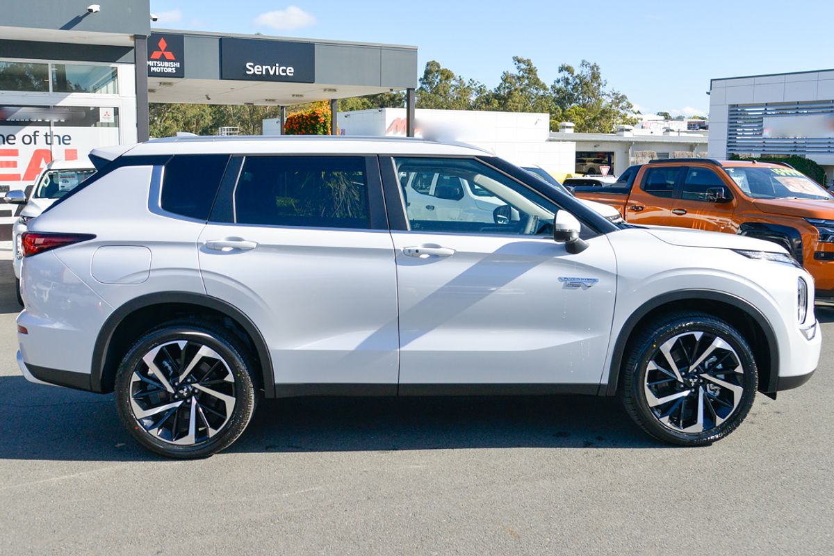 2025 Mitsubishi Outlander PHEV Aspire ZM