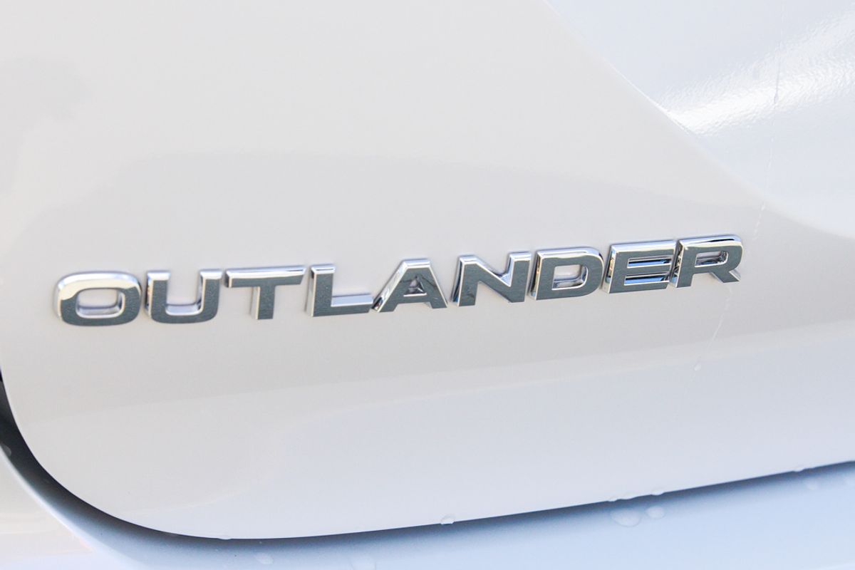 2025 Mitsubishi Outlander PHEV Aspire ZM