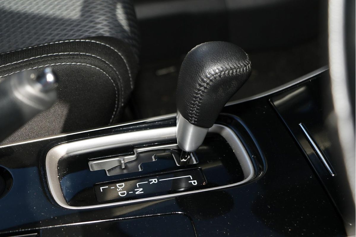 2016 Mitsubishi Outlander LS Safety Pack ZK