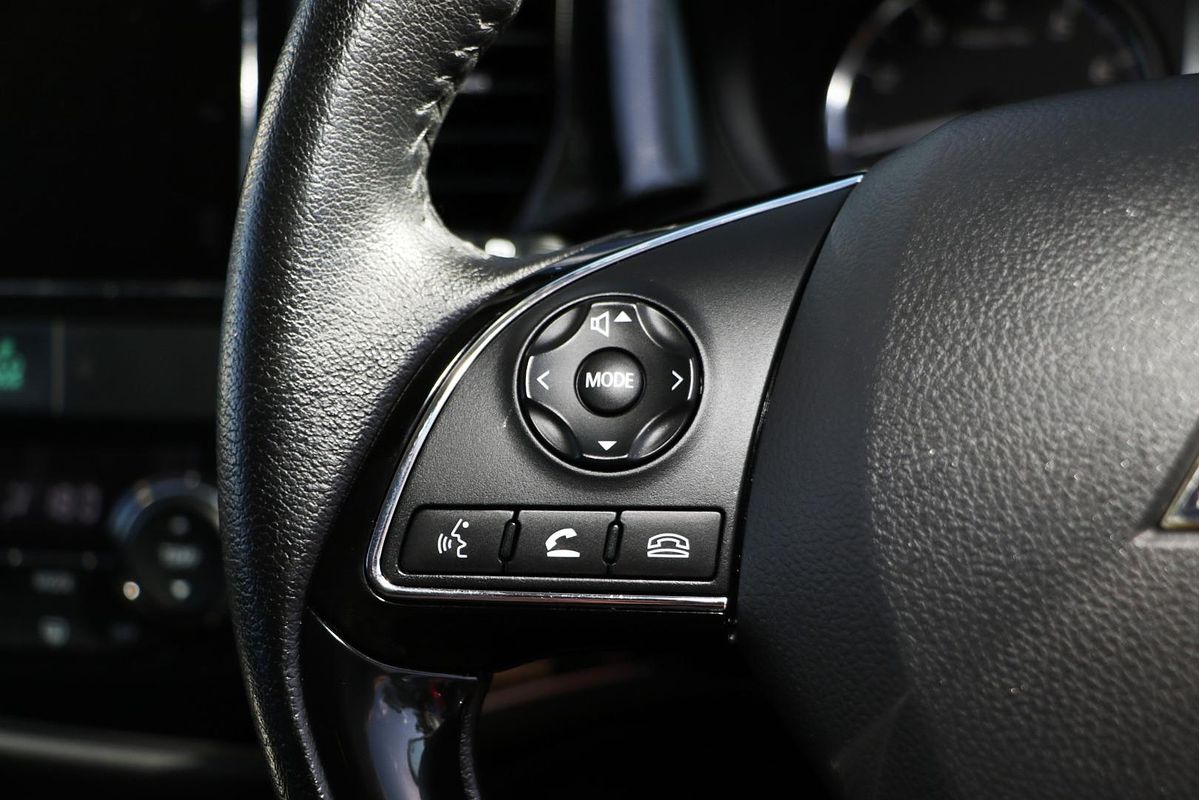 2016 Mitsubishi Outlander LS Safety Pack ZK