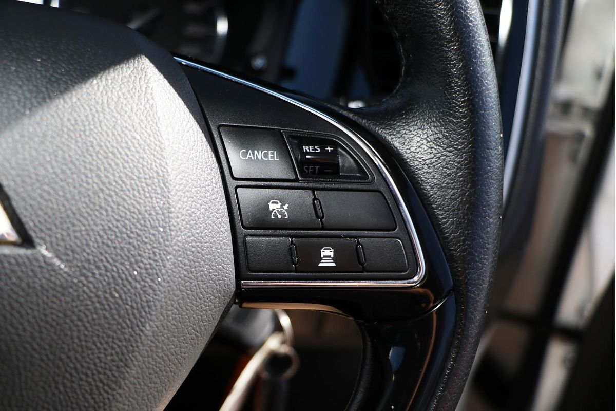 2016 Mitsubishi Outlander LS Safety Pack ZK