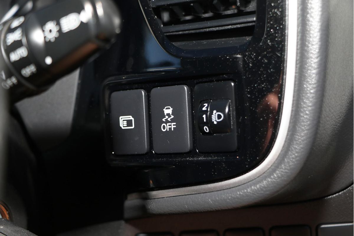 2016 Mitsubishi Outlander LS Safety Pack ZK