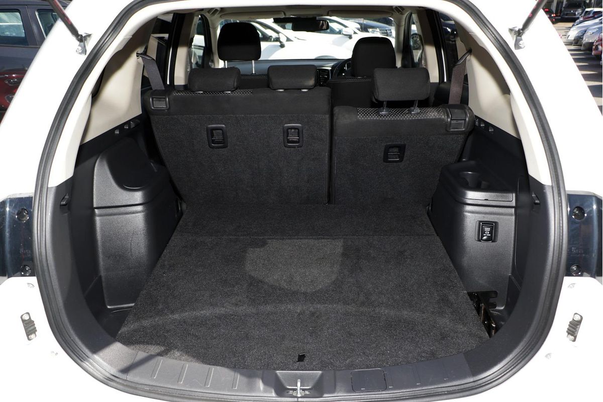 2016 Mitsubishi Outlander LS Safety Pack ZK