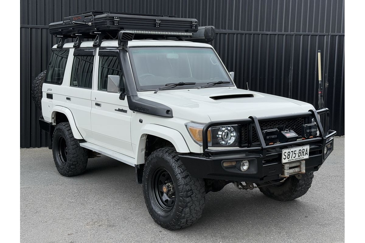 2011 Toyota Landcruiser GXL VDJ76R