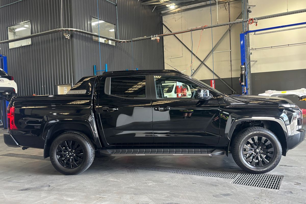 2025 Mitsubishi Triton GSR MV 4X4