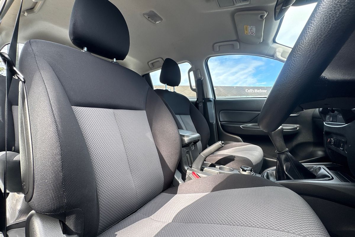 2021 Mitsubishi Triton GLX MR 4X4