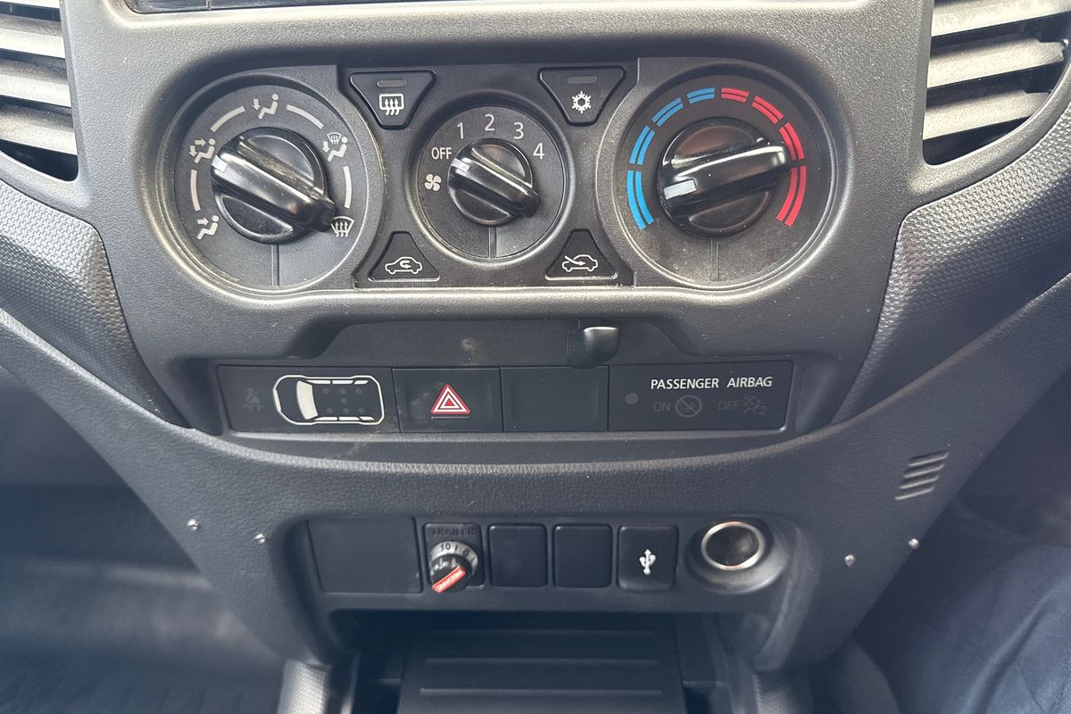 2021 Mitsubishi Triton GLX MR 4X4