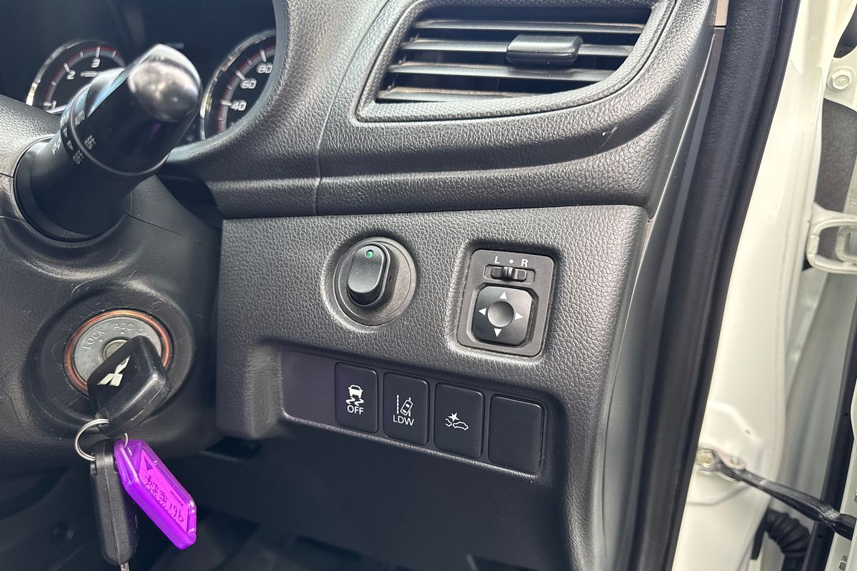 2021 Mitsubishi Triton GLX MR 4X4