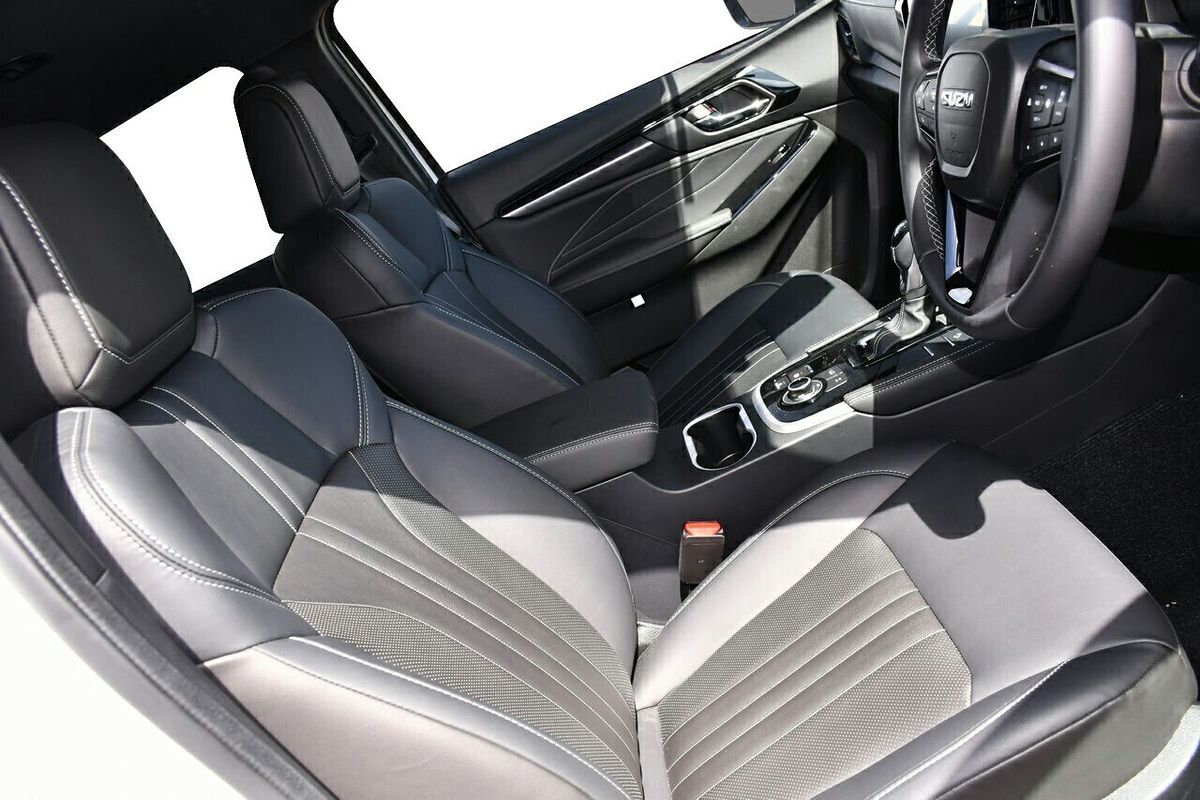 2025 Isuzu MU-X LS-T