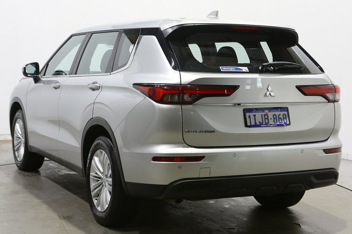 2024 Mitsubishi Outlander ES ZM