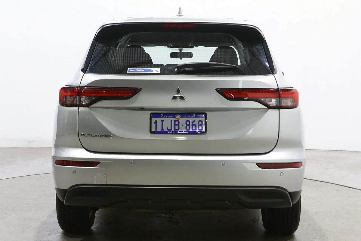 2024 Mitsubishi Outlander ES ZM