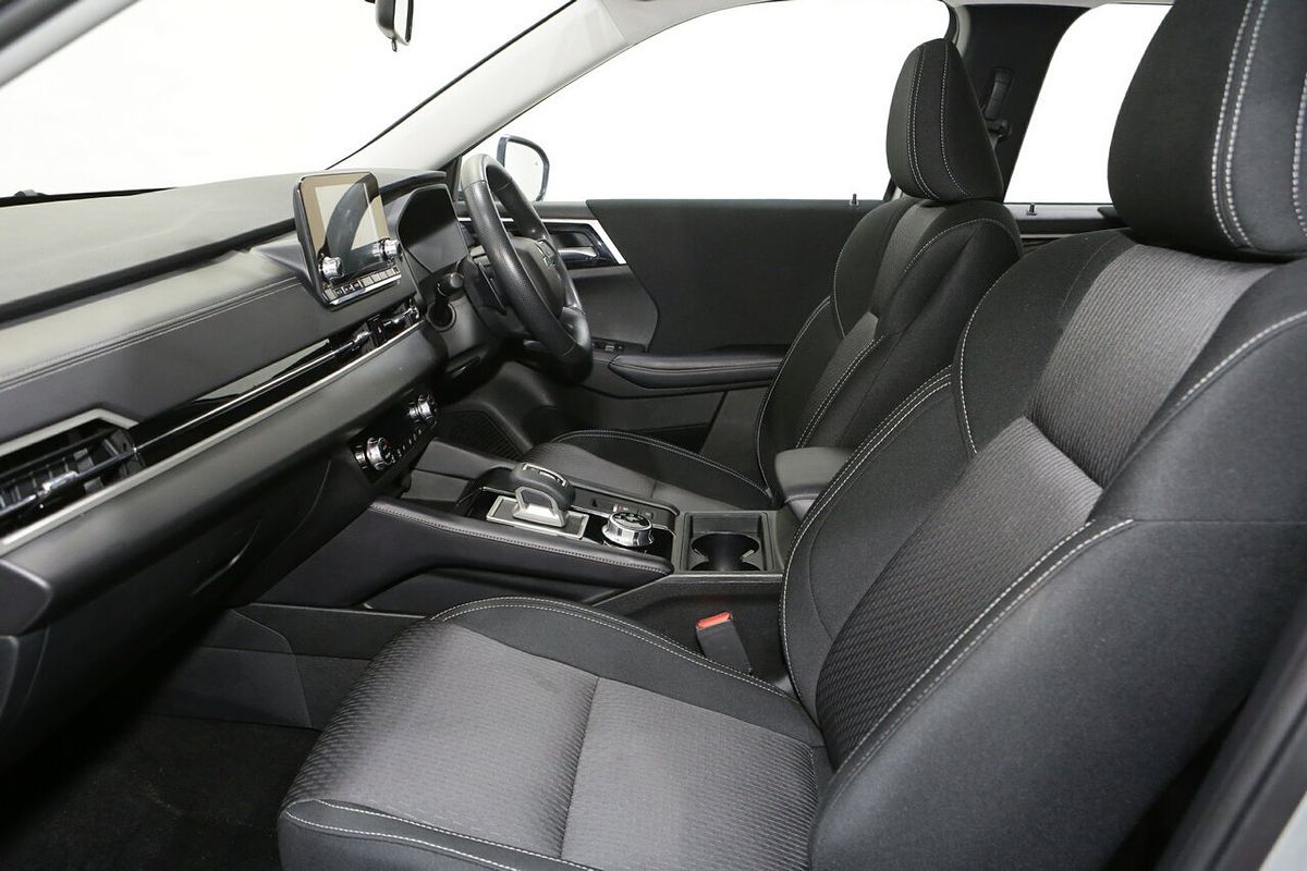 2024 Mitsubishi Outlander ES ZM