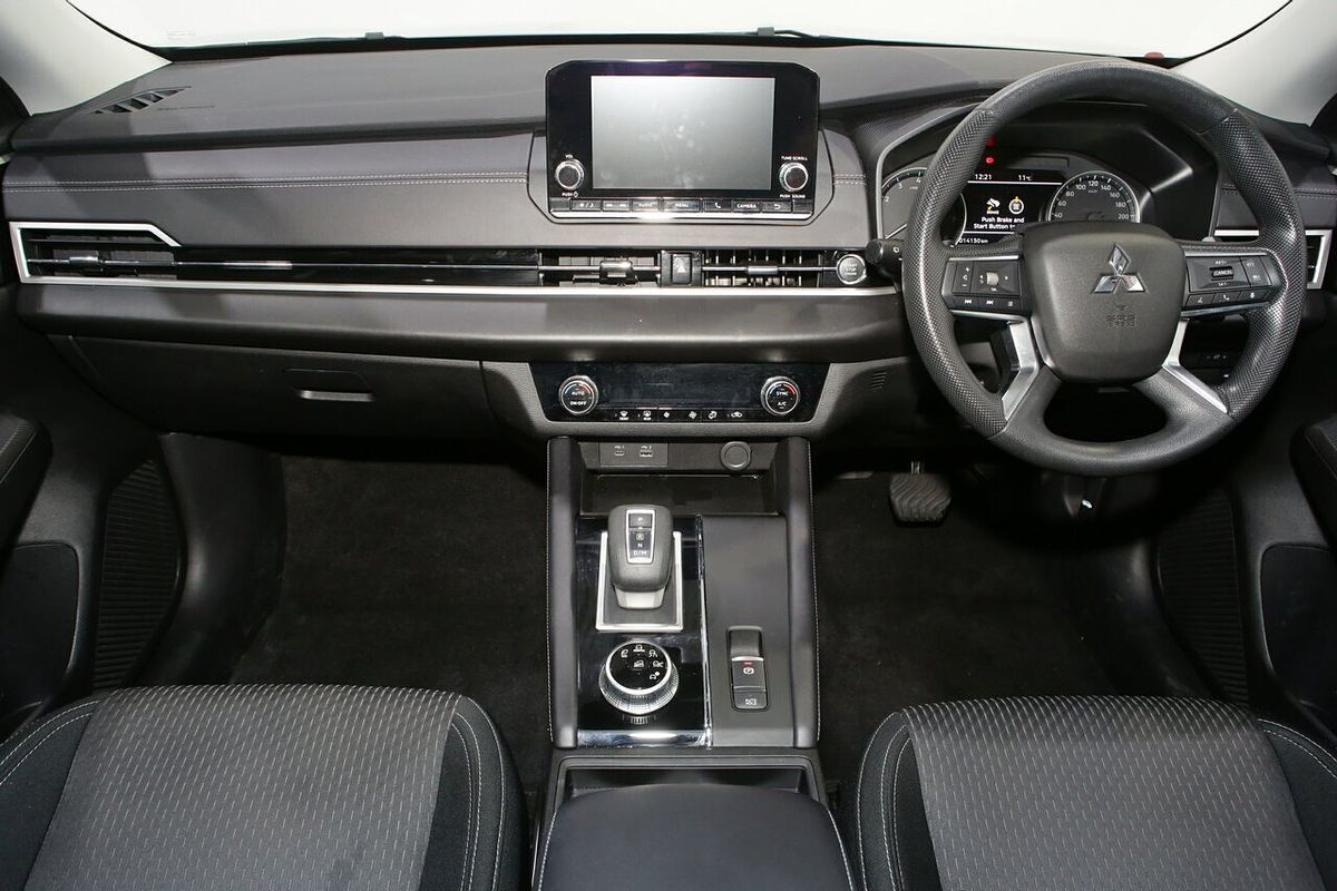2024 Mitsubishi Outlander ES ZM