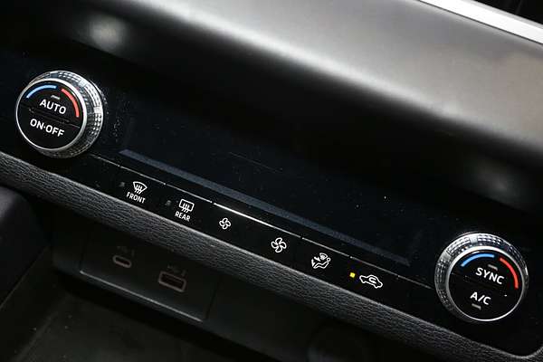 2024 Mitsubishi Outlander ES ZM