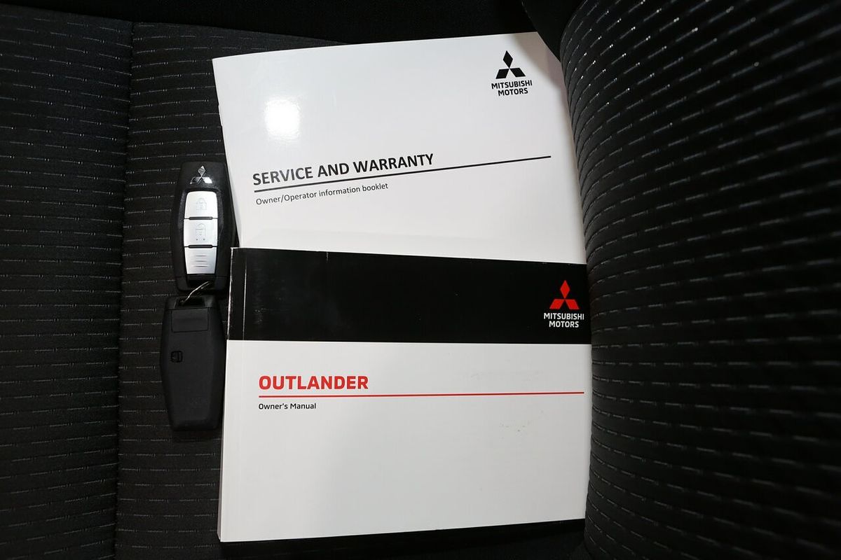 2024 Mitsubishi Outlander ES ZM