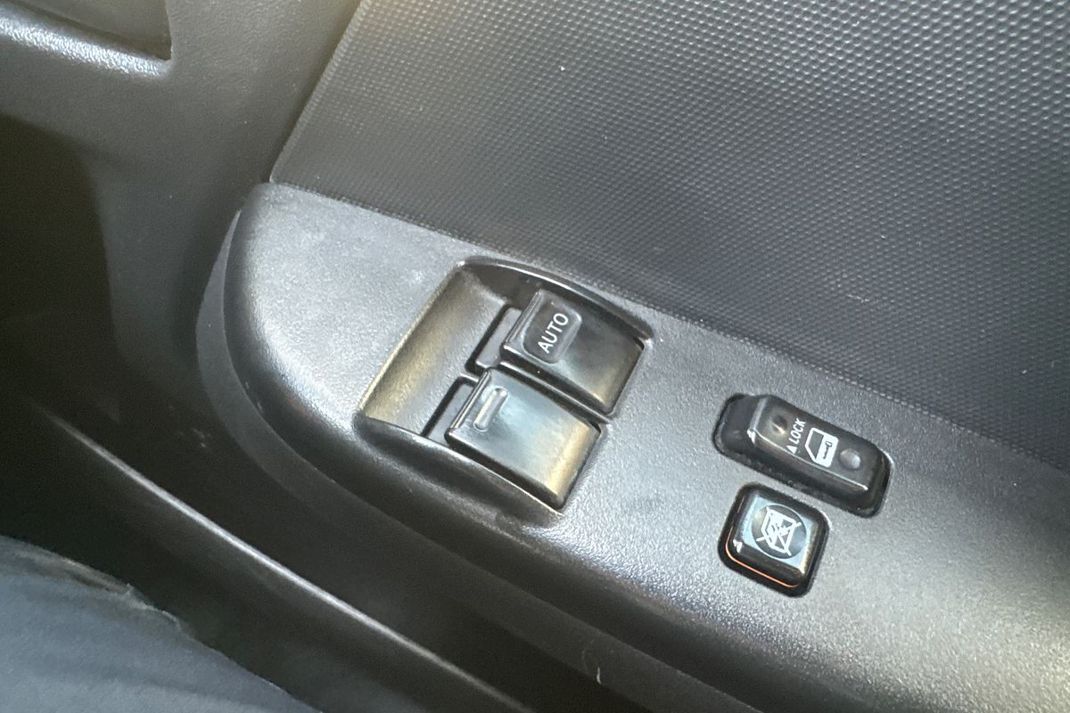 2019 Toyota Hiace Commuter KDH223R