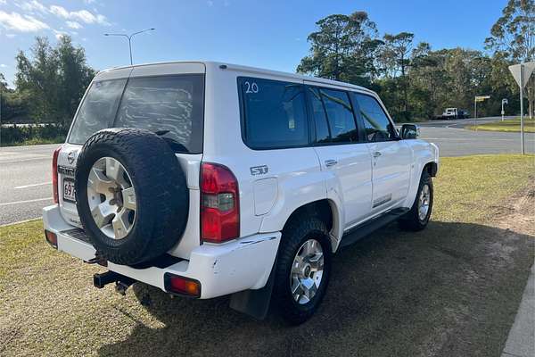 2009 Nissan Patrol ST-L GU 6