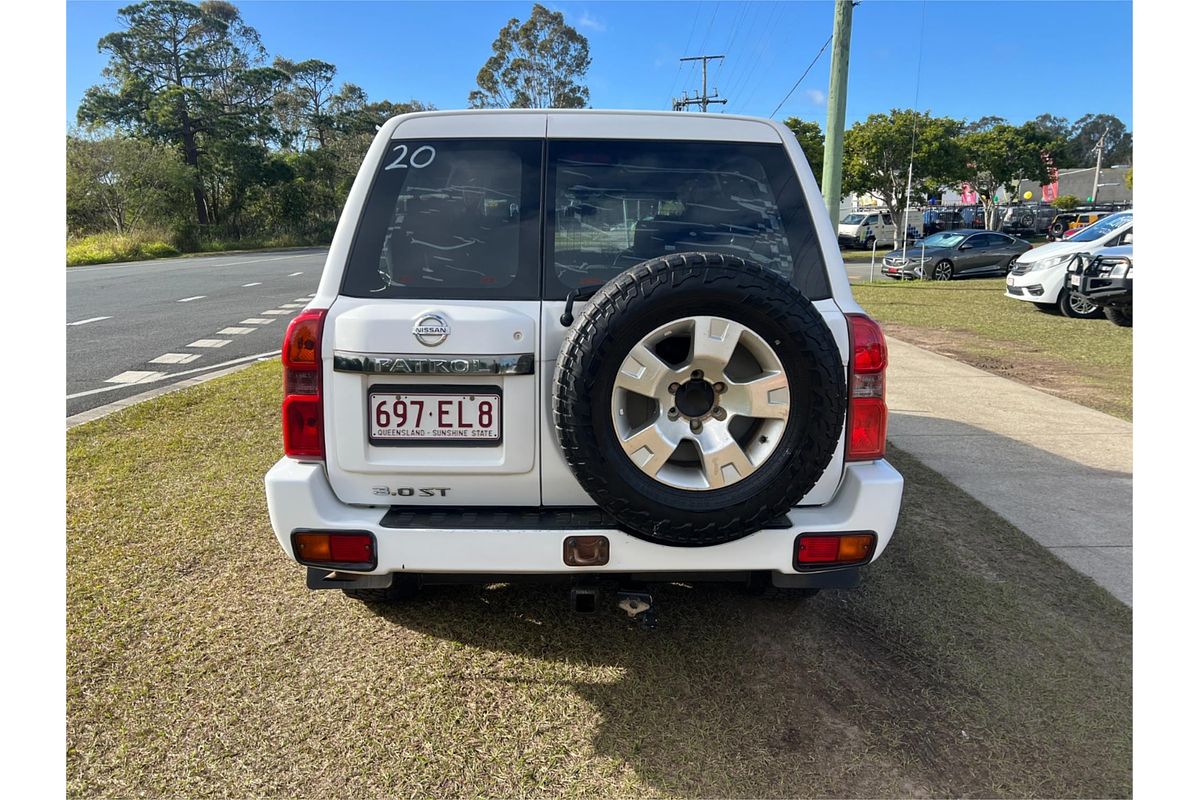 2009 Nissan Patrol ST-L GU 6