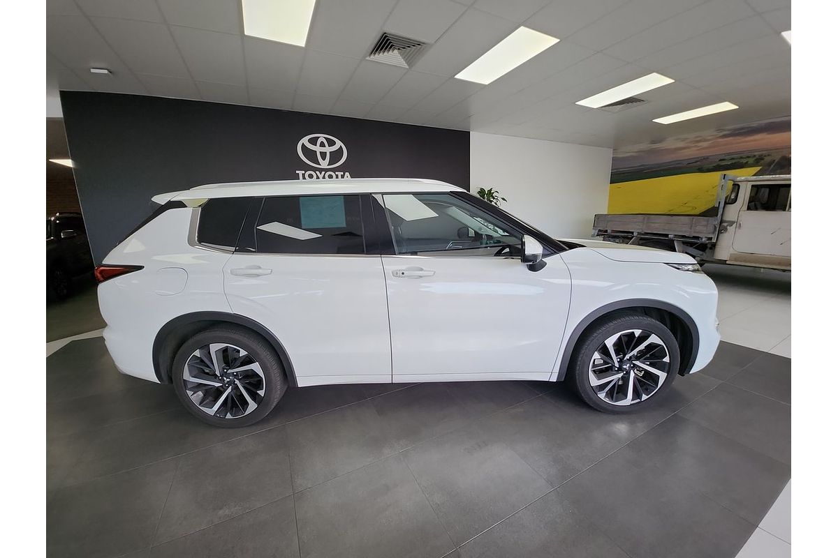 2022 Mitsubishi Outlander Exceed Tourer ZM