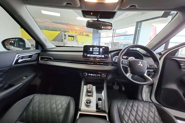 2022 Mitsubishi Outlander Exceed Tourer ZM