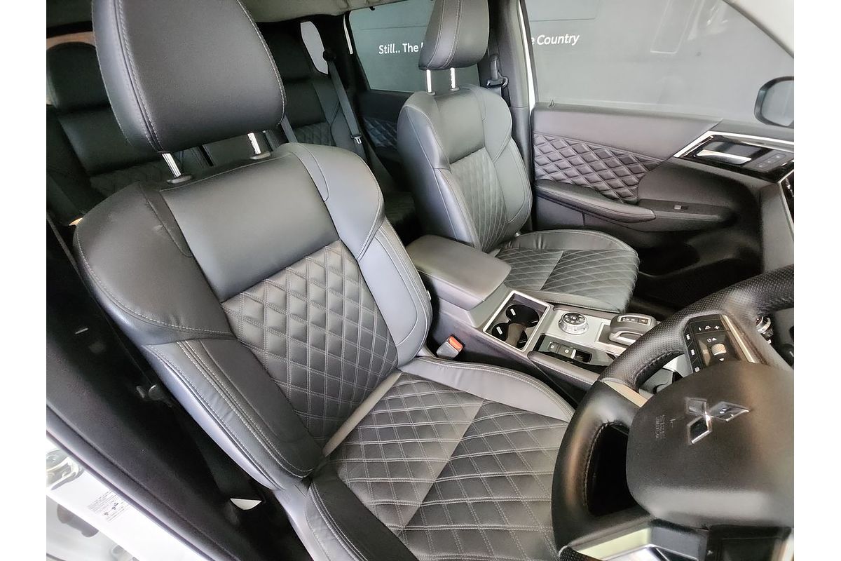 2022 Mitsubishi Outlander Exceed Tourer ZM