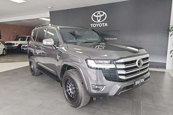 2021 Toyota Landcruiser Sahara FJA300R