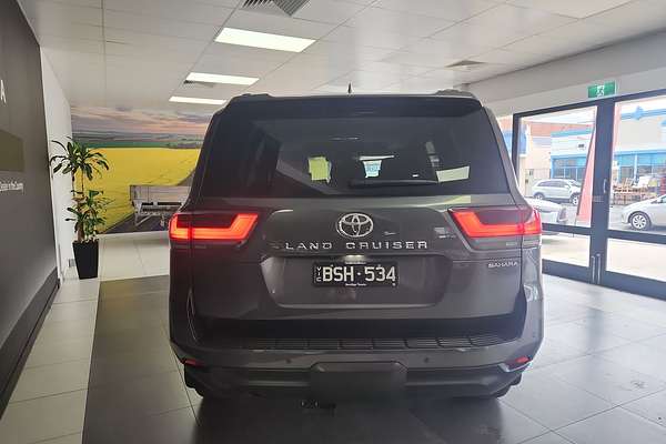 2021 Toyota Landcruiser Sahara FJA300R