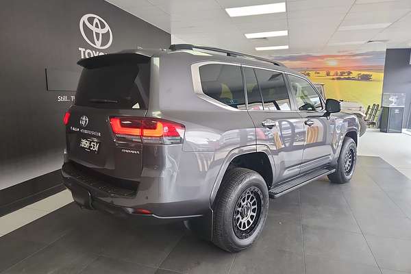 2021 Toyota Landcruiser Sahara FJA300R