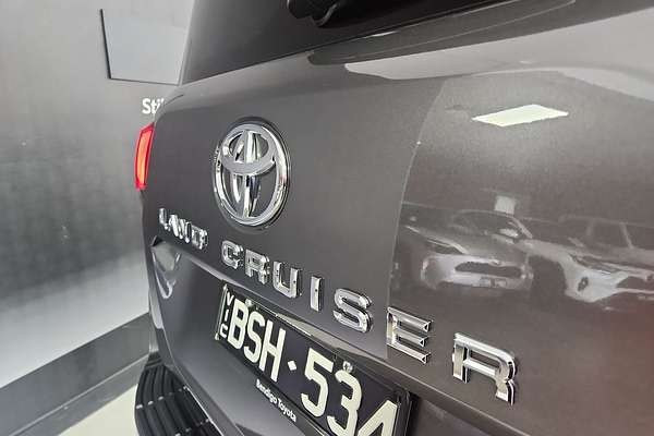 2021 Toyota Landcruiser Sahara FJA300R