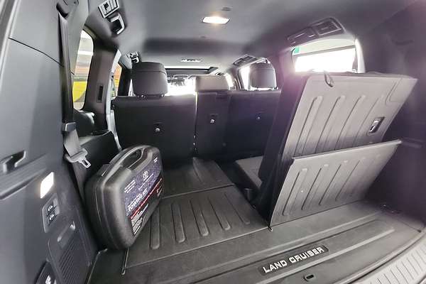 2021 Toyota Landcruiser Sahara FJA300R