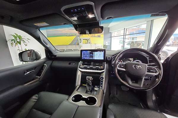 2021 Toyota Landcruiser Sahara FJA300R