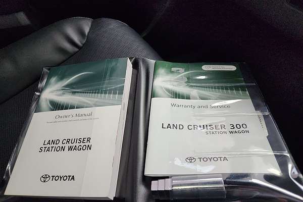 2021 Toyota Landcruiser Sahara FJA300R