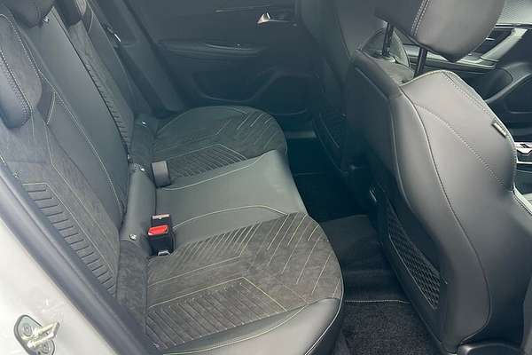 2025 Peugeot 2008 GT e-DCS Hybrid P24 MY25