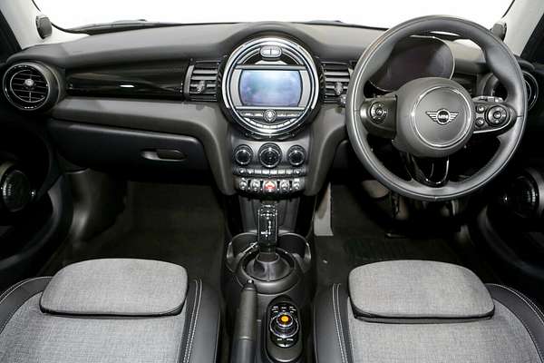 2021 MINI Hatch Cooper Signature F55 LCI
