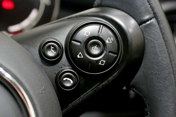 2021 MINI Hatch Cooper Signature F55 LCI