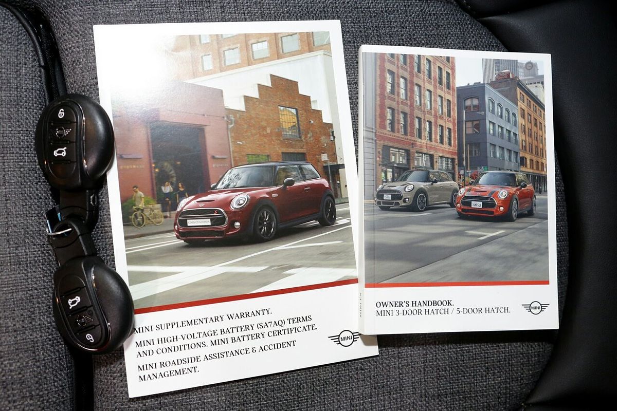 2021 MINI Hatch Cooper Signature F55 LCI