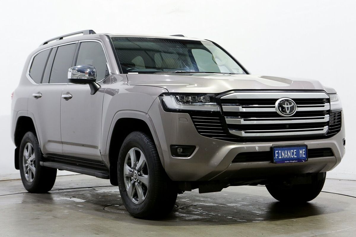 2022 Toyota Landcruiser Sahara FJA300R