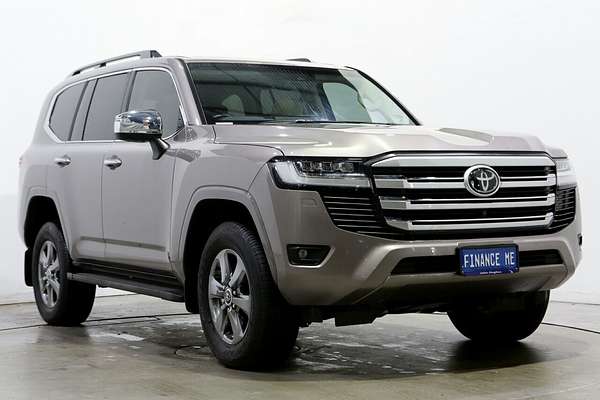 2022 Toyota Landcruiser Sahara FJA300R