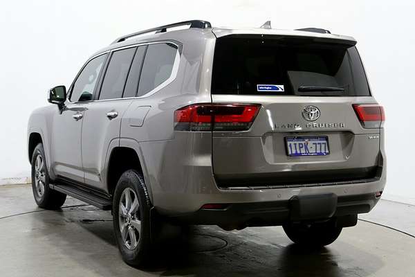 2022 Toyota Landcruiser Sahara FJA300R