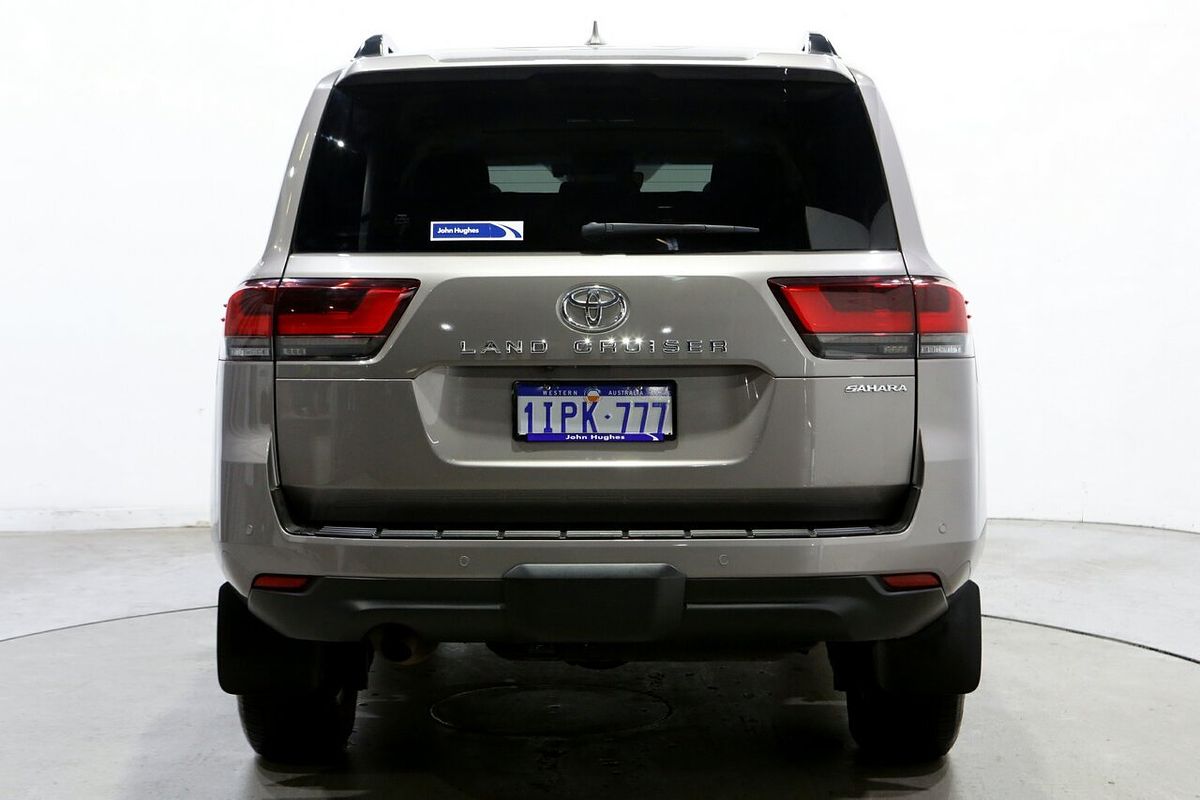 2022 Toyota Landcruiser Sahara FJA300R