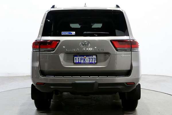 2022 Toyota Landcruiser Sahara FJA300R