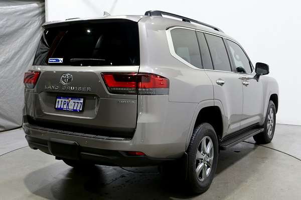 2022 Toyota Landcruiser Sahara FJA300R
