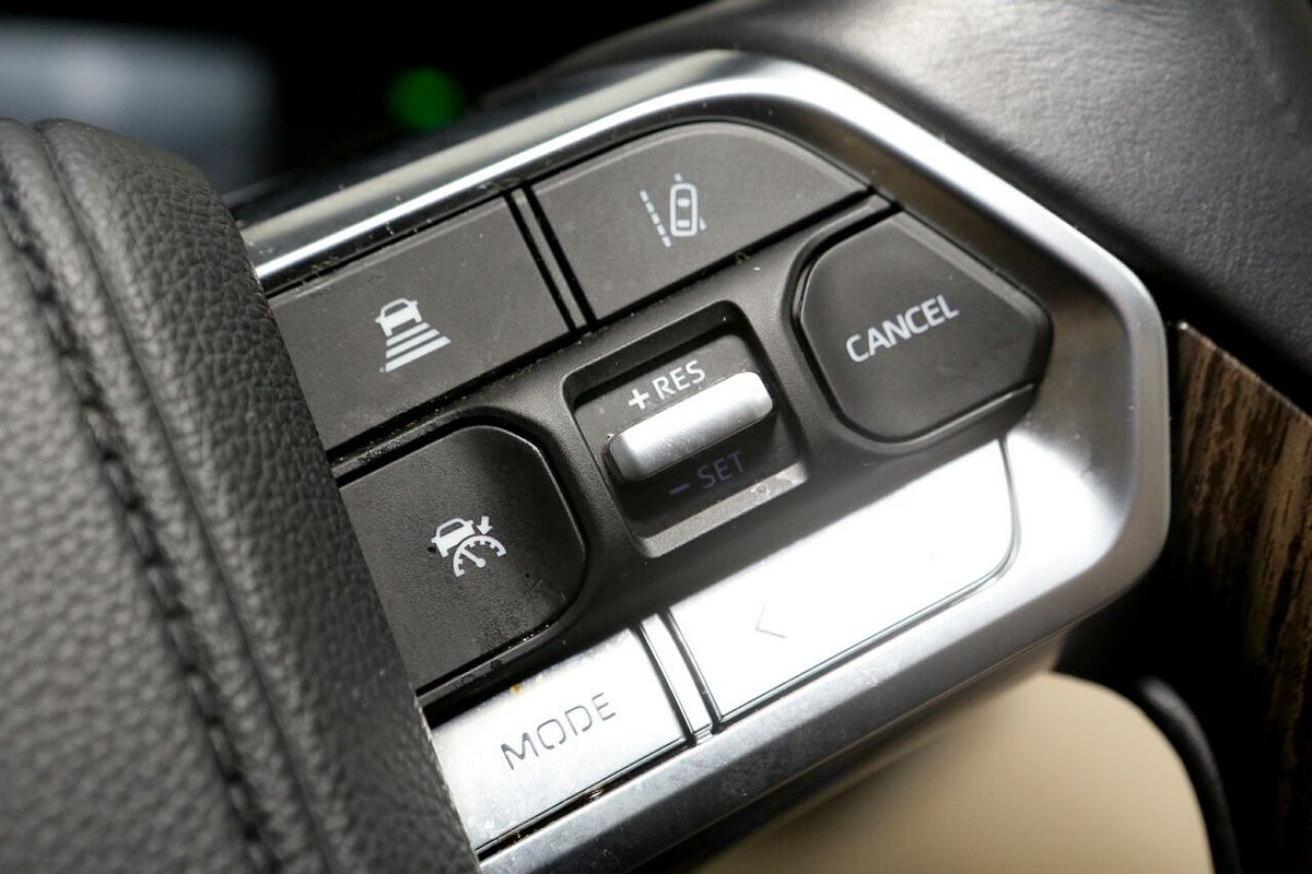 2022 Toyota Landcruiser Sahara FJA300R