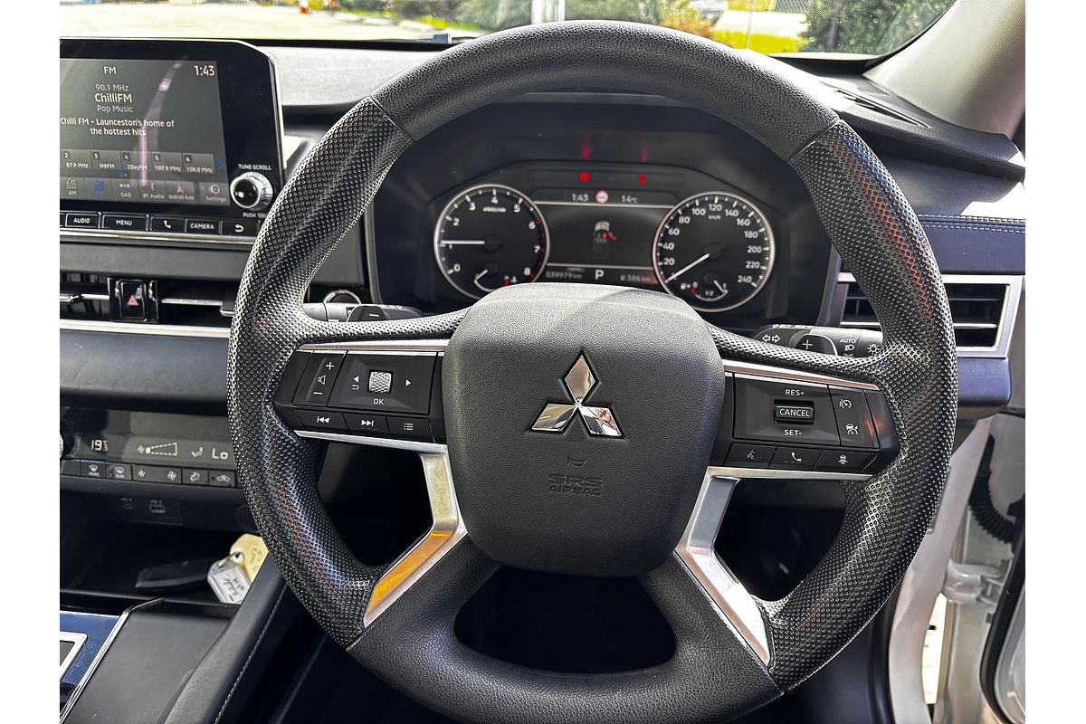 2023 Mitsubishi Outlander ES ZM