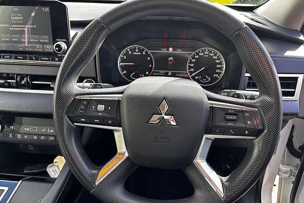 2023 Mitsubishi Outlander ES ZM