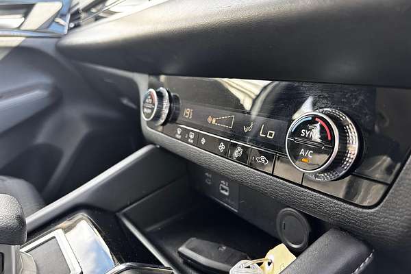 2023 Mitsubishi Outlander ES ZM
